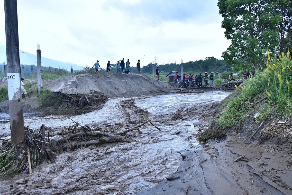 Banjir Lahar Hujan